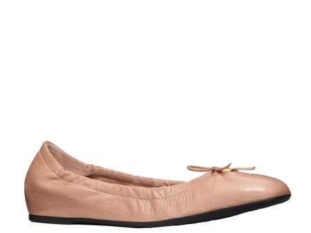 VLogo Signature Patent Leather Ballerina in Rose Cannelle Cheap